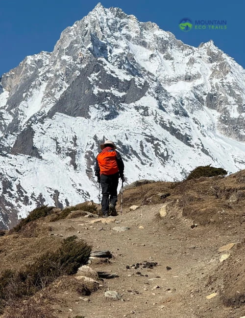 Can you Trek to Manaslu Solo?