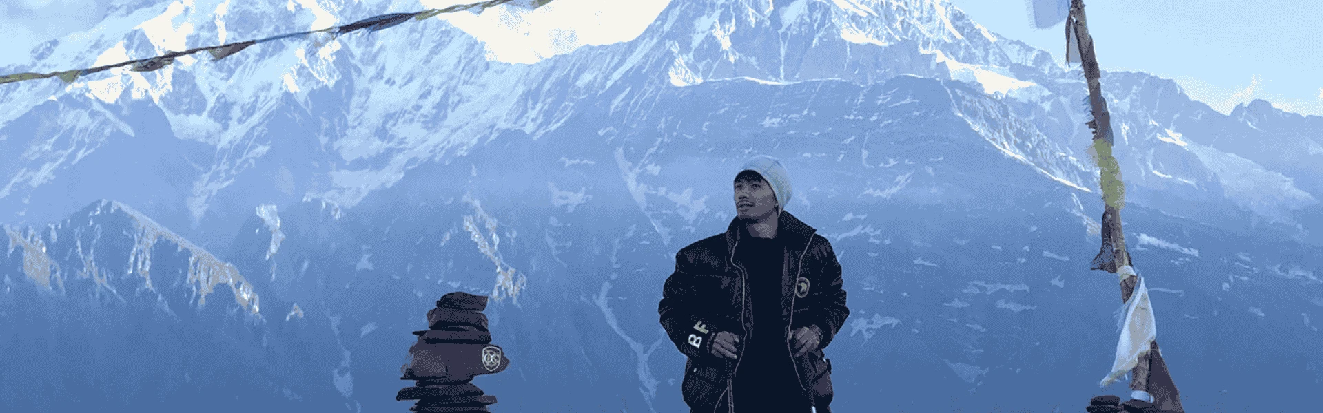 How to hire a trekking guide from Lukla?