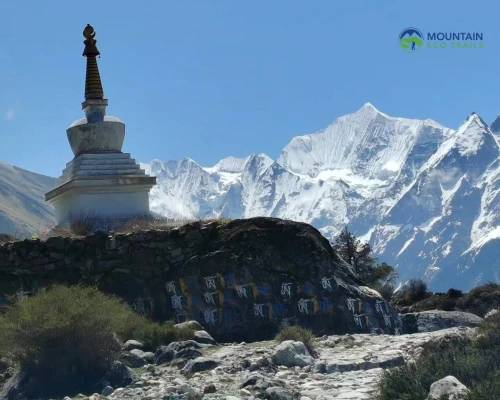 Stupa And Dorje Lakpa View In Lantang Valley