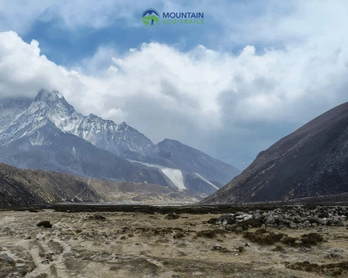 Wide Valley Near Pheriche